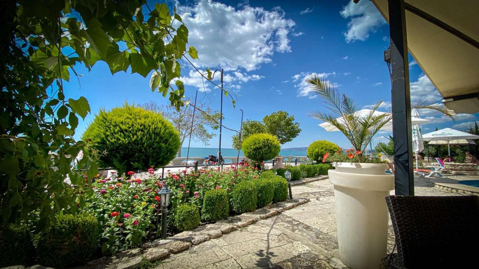 Family Hotel Morska Zvezda Balchik Exterior photo
